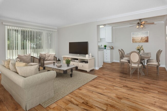 Photo - Briar Villa Apartments