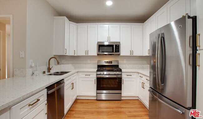 Photo - 346 Hauser Blvd Unit 5-110