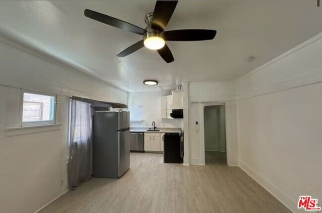 Building Photo - 1111 Orizaba Ave Unit B Rental
