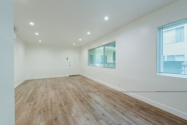 Living room - 4324 Ventura Canyon Ave