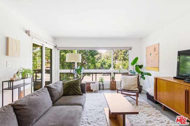 Photo - 5625 Green Valley Cir Unit 208