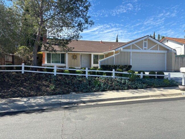 Nice 4 bedroom, 2 bath home - Nice 4 bedroom, 2 bath home