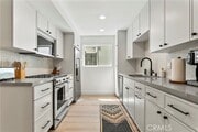 Photo - 913 W Balboa Blvd Townhome
