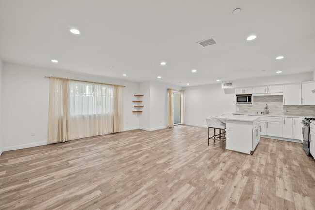 Photo - 9104 Burnet Ave