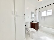 Photo - 716 W 81st St Unit 10