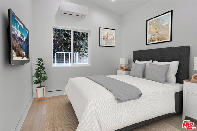 Photo - 5561 1/2 El Canon Ave