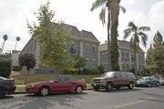 Chateau - 100 N Kenmore Ave. Apartments