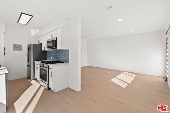 Photo - 4014 La Salle Ave