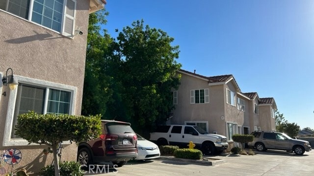 Building Photo - 1004 S Riverside Ave