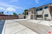 Photo - 6913 1/2 Encino Ave Unit Upper