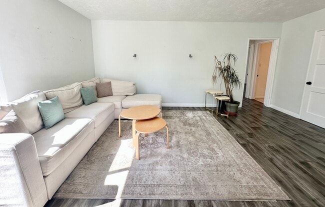 Photo - 915 Indiana Ave