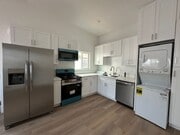 Photo - Looking for comfort, privacy, and modern l... House