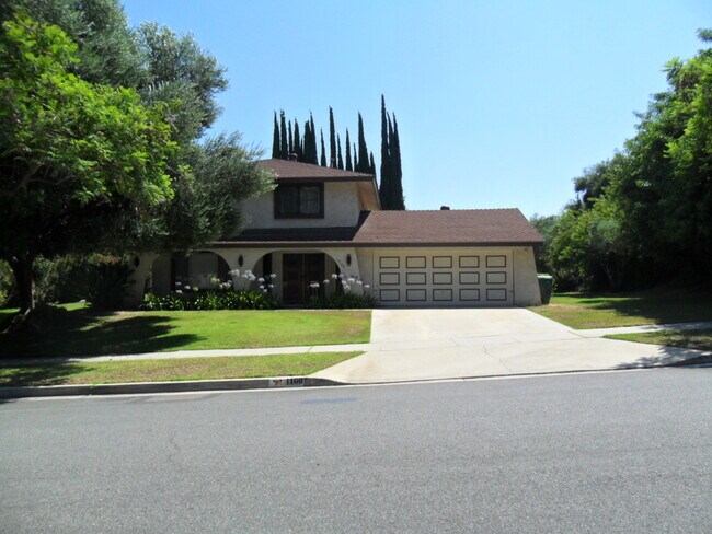 Photo - FANTASTIC SINGLE FAMILY RESIDENCE 4 Bedrooms, 2.5 Bathrooms HOME IN CANYON CREST!!! **((RESERVED))**