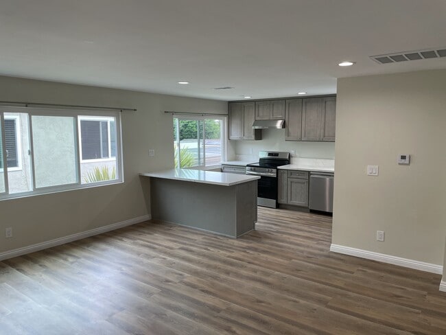 Building Photo - 3671 Howard Ave Unit 3