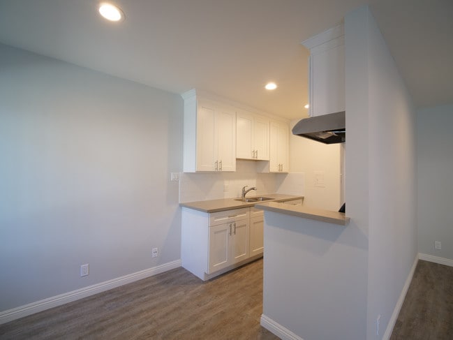 Photo - 11424-11428 Killion St