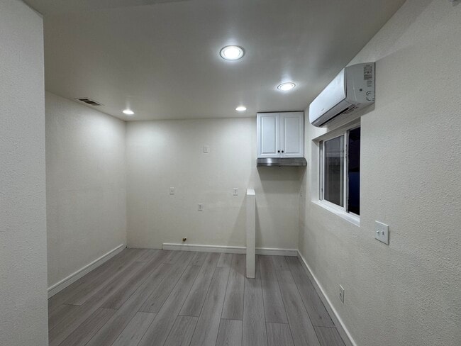 Building Photo - 8702 Stewart and Gray Rd