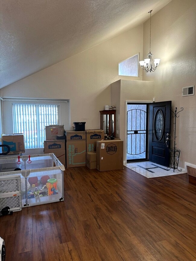 Photo - Move in Ready 3bed/3bath, beautiful backyard