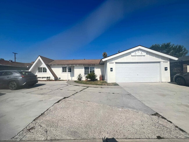 Photo - 12541 West St House