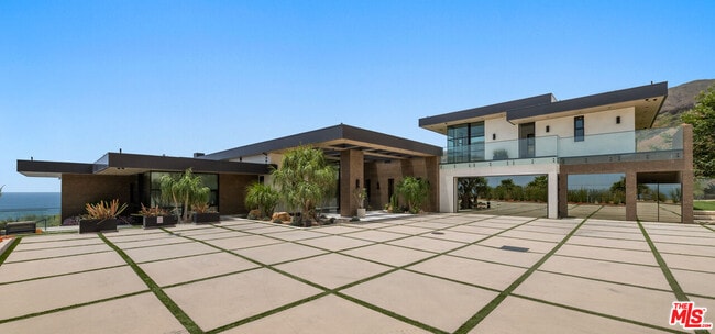 Photo - 5012 Carbon Beach Terrace