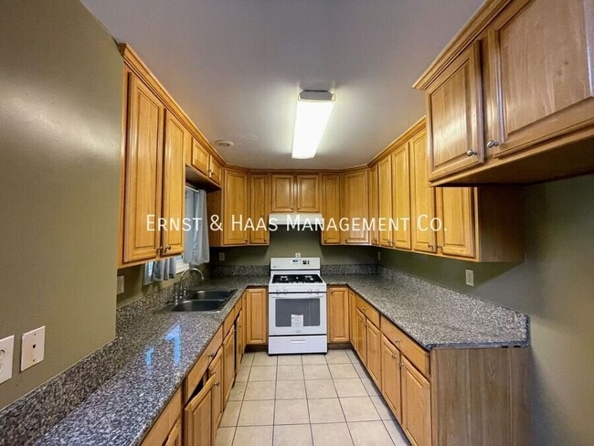 Photo - 1957 San Francisco Ave Unit #02