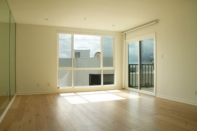 Building Photo - 565 Esplanade Unit 312 Rental
