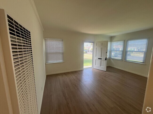 Building Photo - 2205/2207 Grand Ave. Unit 2205 Rental