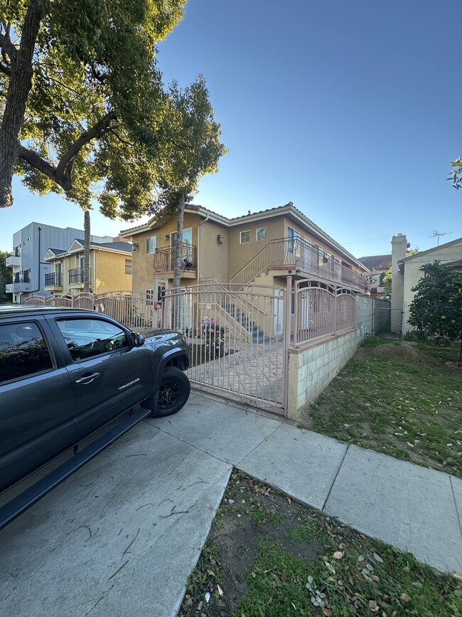 Photo - 10934 Hesby St