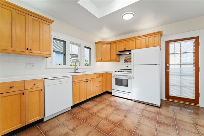 Photo - 647-659 California Ave.-647 Unit 647