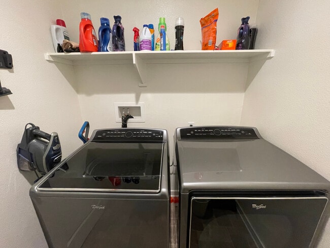 Photo - 27474 Basalt Way