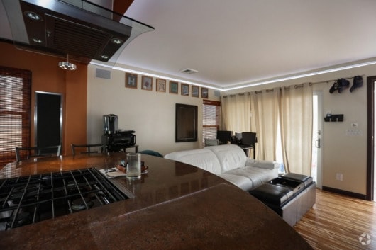 Building Photo - 64 The Strand Unit 64 Rental