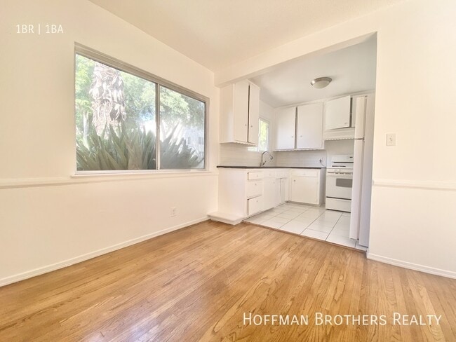 Photo - 1162 N Orange Grove Ave Unit 3