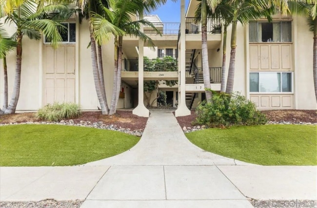 Photo - 1740 Roosevelt Ave Condo Unit F