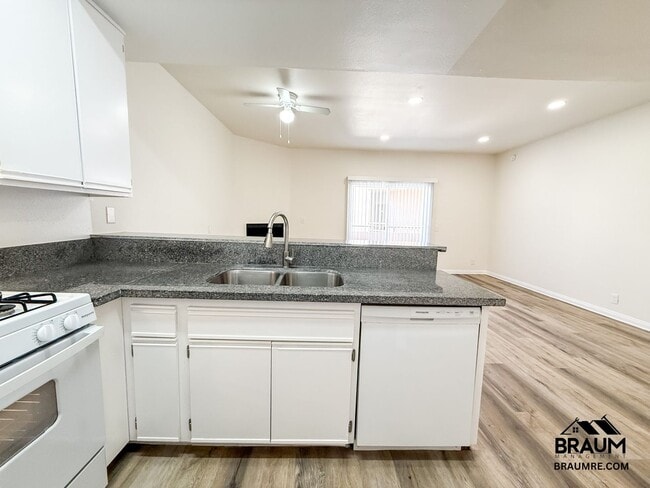 Photo - 11459 Collins St Unit 204