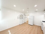 Photo - 15550 Vanowen St