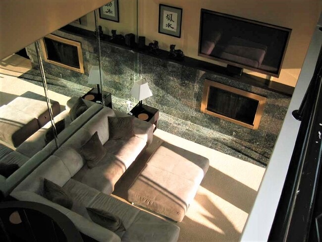 Living Area - 120 The Vlg Unit 407