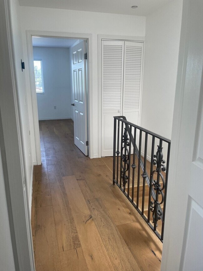 Photo - 4854 Laurel Canyon Blvd