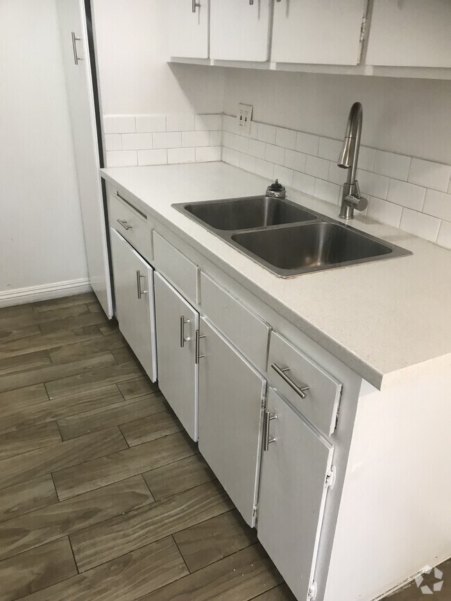 Building Photo - 7732 Chapman Ave Unit 7732-2 Rental