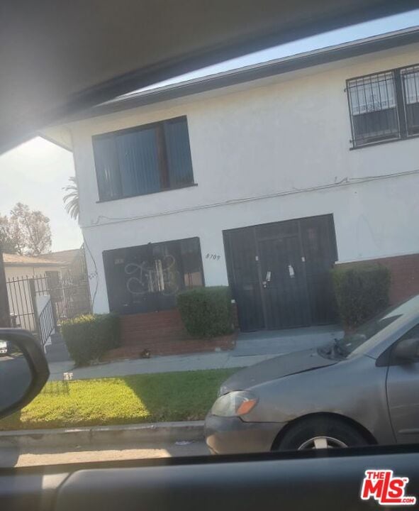 Photo - 859 E 87th Pl