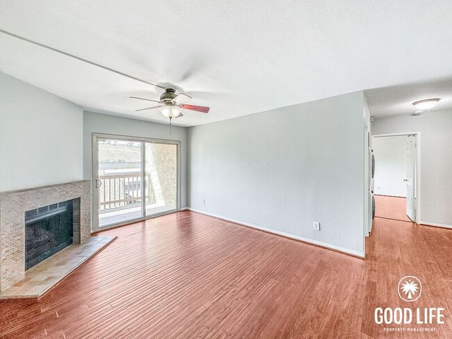 Building Photo - 3020 Alta View Dr Unit 207
