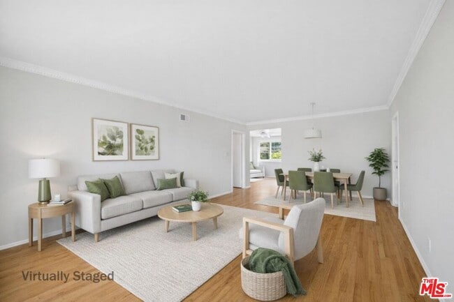 Building Photo - 1308 Havenhurst Dr Unit 19