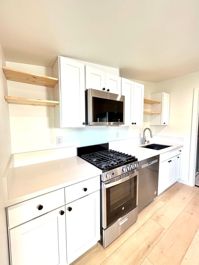 Photo - Studio - Downtown Santa Barbara Unit 510 Chapala St. Apt. #11