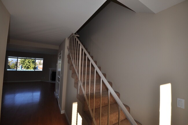 Photo - 5340 Whitsett Ave Unit 08