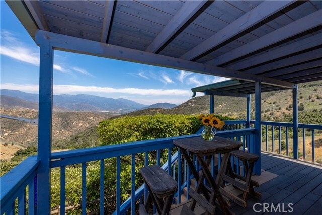 Photo - 335 Rainbow Cres