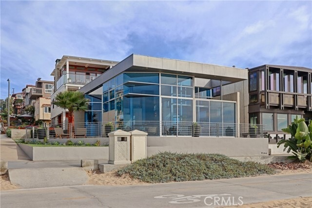 Photo - 622 The Strand