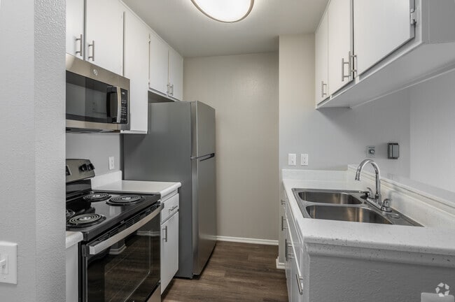 2BR, 1BA - 695SF - Hillsborough Village Senior Apartments 55+