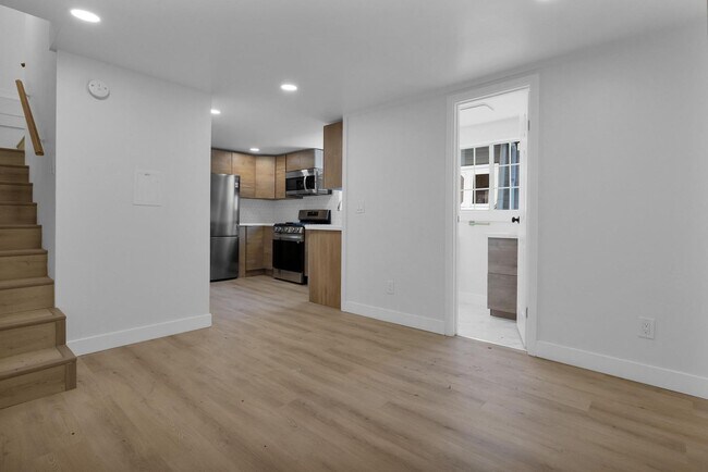 Photo - 4554-58 North Ave Unit 4552 #7