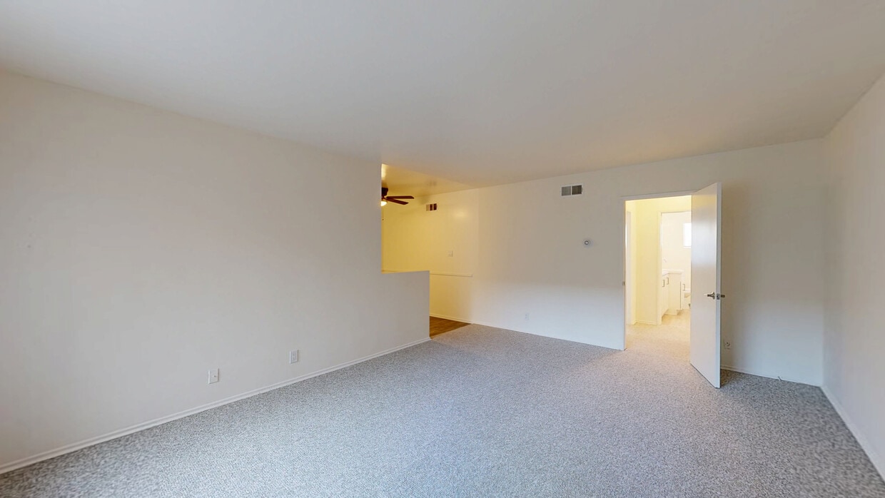 3D Tour - 220 S Doheny Dr