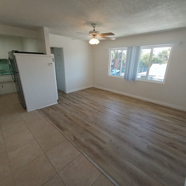 Photo - 1321 W North St Apartments