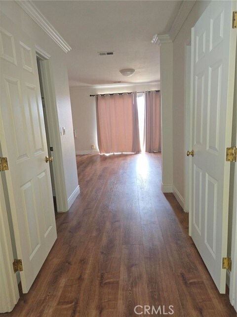 Photo - 16055 Gallatin St