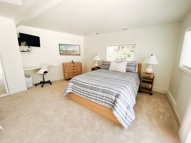 Photo - 2404 Chatsworth Blvd Unit Studio